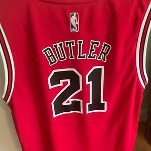 Bulls Butler 21 Jersey
